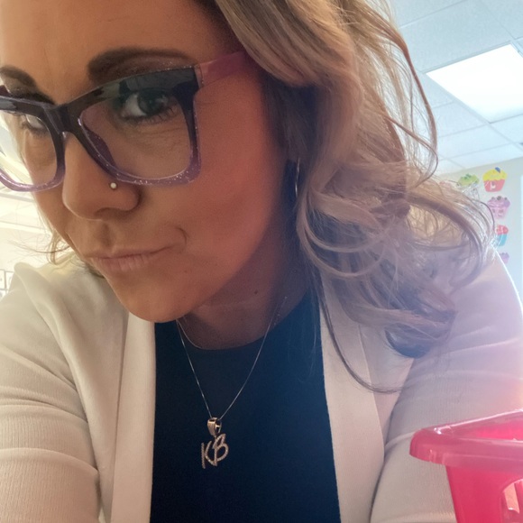 Meet your Posher, Kayla - Picture 4 of 7